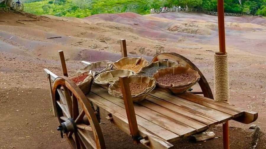 Mauritius: Chamarel 7 Colours & Waterfalls, South-West Tour - Key points at a glance