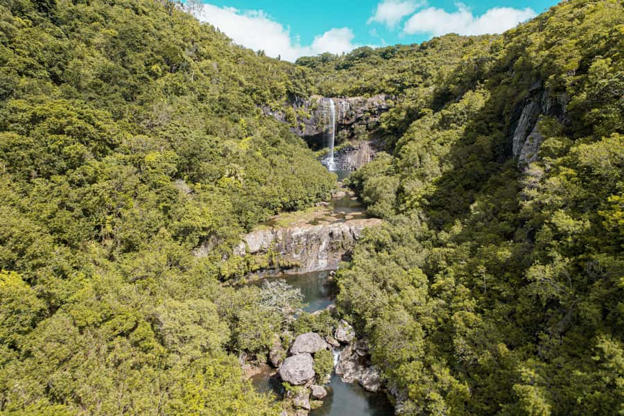 Mauritius: Exploring the Tamarind Falls with a Guide - Platforms, cascades, and the route upward