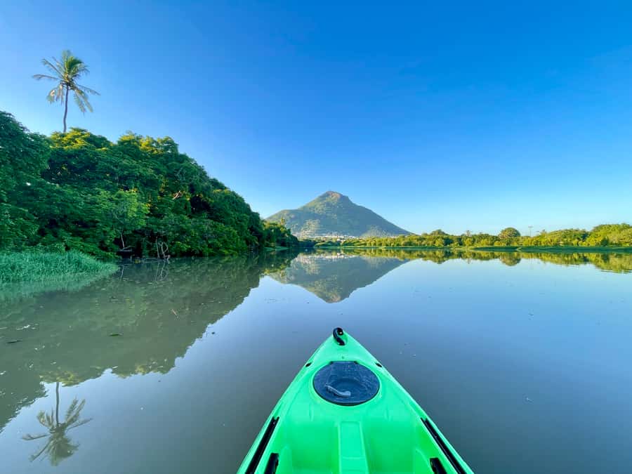 Mauritius: Guided Kayak Tour on Tamarin River - Guides make the difference