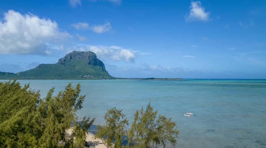 Mauritius: Guided Kayak tour to Benitiers Island - Final call: book it for the quiet water and the workout