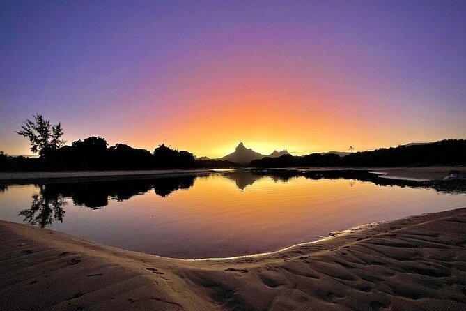 Mauritius Guided Sunrise Kayak Tour on the Tamarin River - The Guides and the Human Touch
