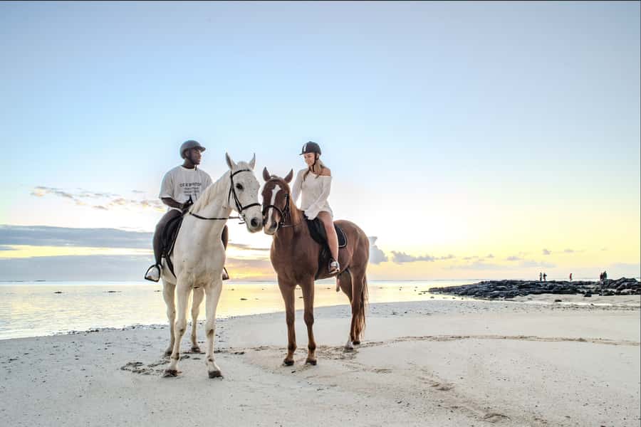 Mauritius: Horseback riding on the beach - What the hour feels like for a beginner