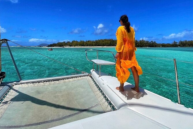 Mauritius: Ile Aux Cerfs Catamaran Tour with Lunch and Drinks - Barbecue lunch and the open bar