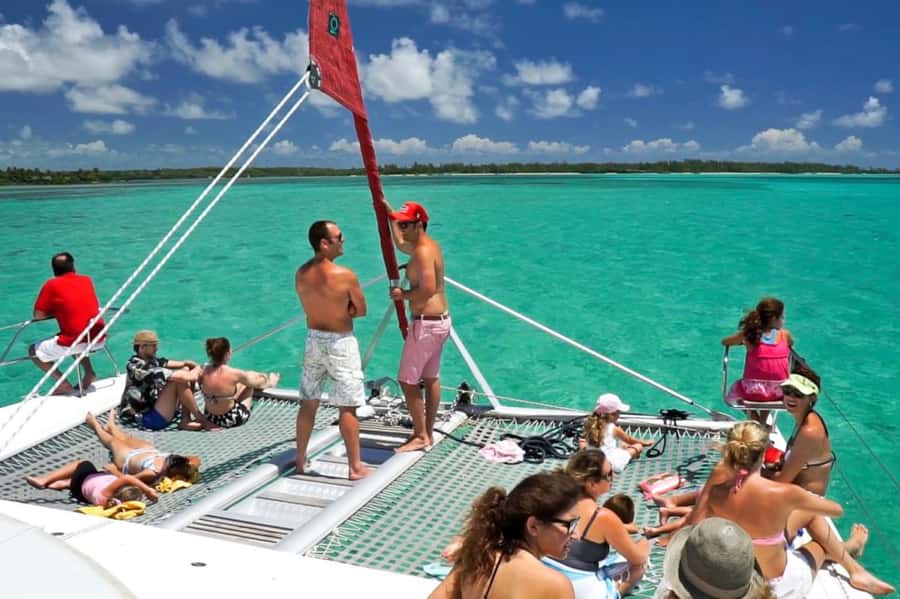 Mauritius: Ile Aux Cerfs Catamaran Trip w/ Lunch & Transfer - Lunch, drinks, and the family-run touch