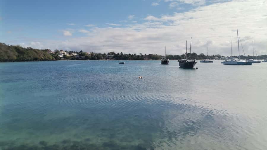 Mauritius: Ile aux cerfs, waterfalls and bbq Boat Day - Ile aux Cerfs, beaches and time to wander