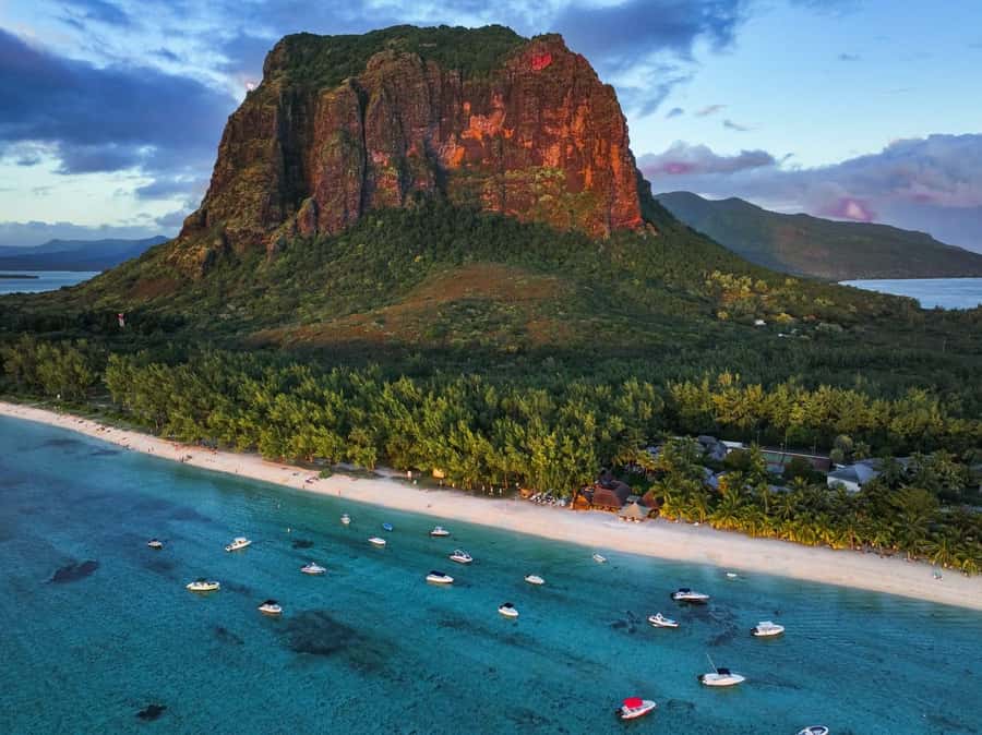 Mauritius: Le Morne Brabant Hike with Historical Immersion - The steep sections require real effort