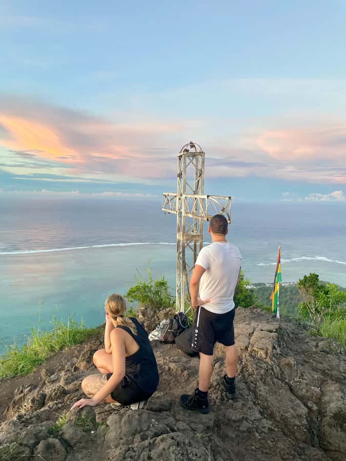 Mauritius: Le Morne: Intimate Hike Away from the Crowd - The 69-meter scramble changes the character
