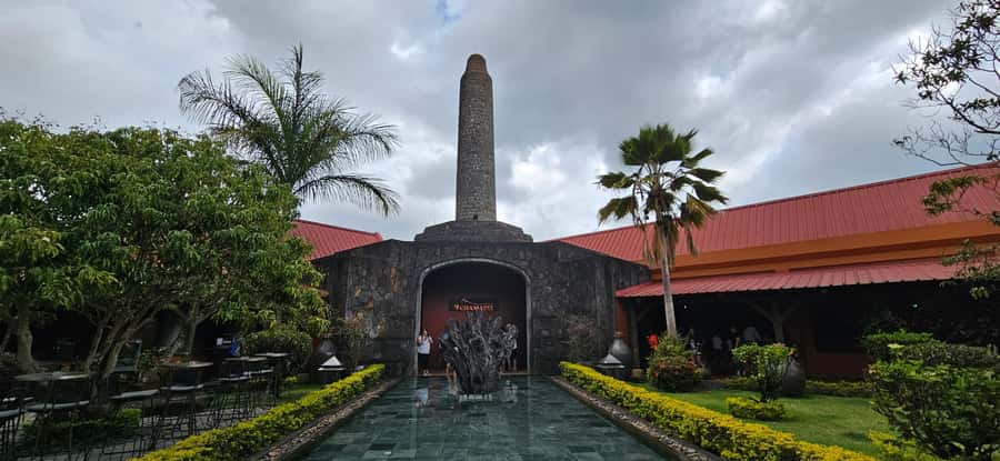 Mauritius: Sights of the South Private Tour with Rum Tasting - Trou aux Cerfs and the high central plateau