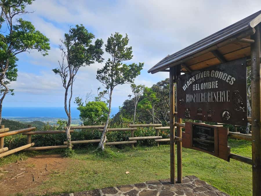 Mauritius: Sights of the South Private Tour with Rum Tasting - Grand Bassin and the religious heart of the route