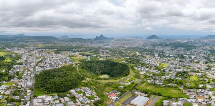 Mauritius: Sights of the South Private Tour with Rum Tasting - Starting in Floreal: craft shops and a commercial opening