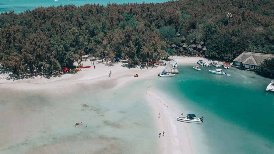 Mauritius: Speedboat Tour to Ile aux Cerfs with Lunch - Booking details that affect your choice