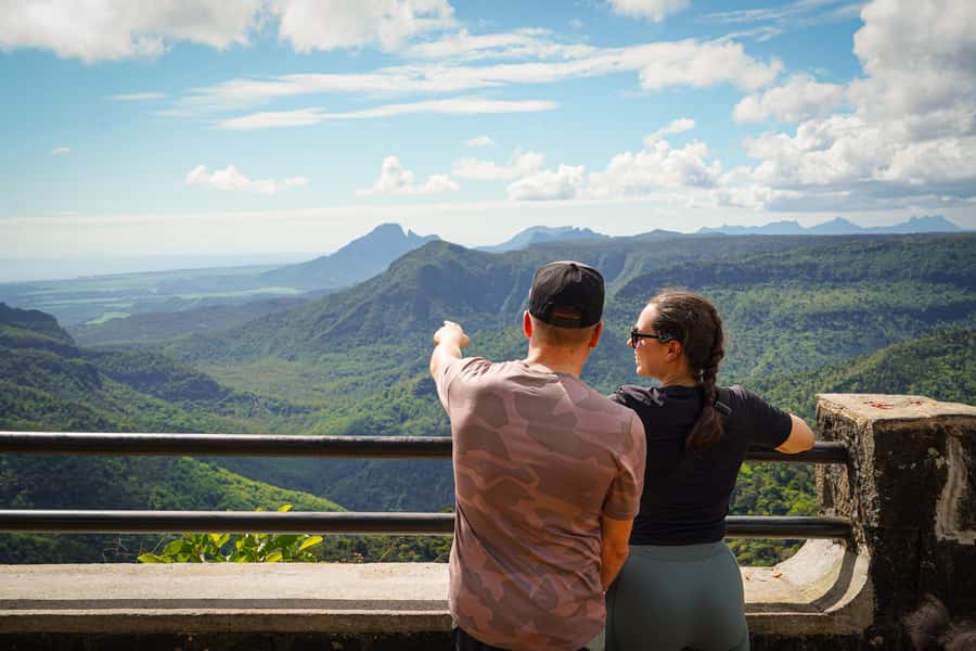 Mauritius: Sunrise Mountain Hike with Southwest Road-trip - Breakfast after the climb