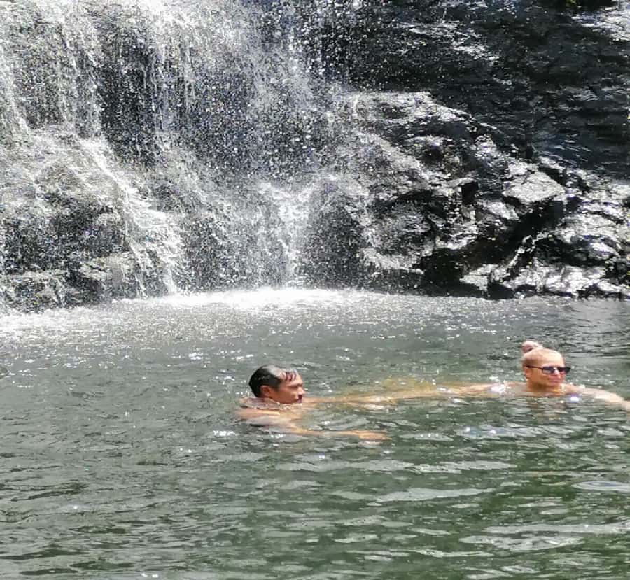 Mauritius: Tamarind Falls Guided Hike with Swim and Lunch - The first 40 minutes: from Henrietta to the canyon