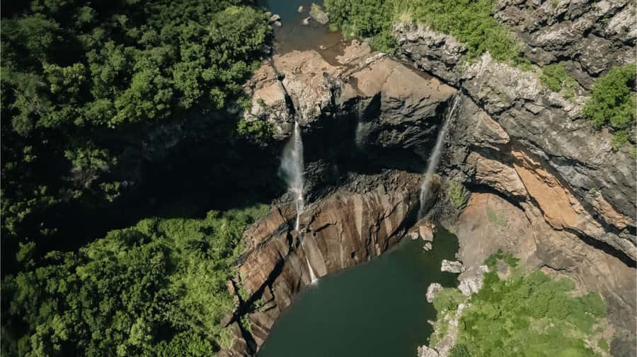 Mauritius: Tamarind Falls Highlights 3-Hour Hiking Trip - From sugarcane fields to the canyon entrance