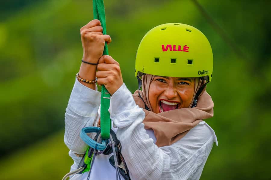 Mauritius: Vallé Advenature Park - Adventure Tour Zipline - Views from the southern coast to the mountain slopes