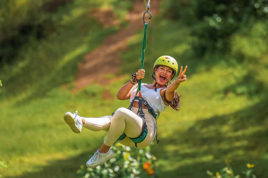Mauritius: Vallé Advenature Park - Adventure Tour Zipline - Getting equipped and reaching the first line