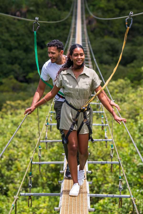 Mauritius: Vallé Advenature Park, Nepalese Bridge - Who will enjoy this most