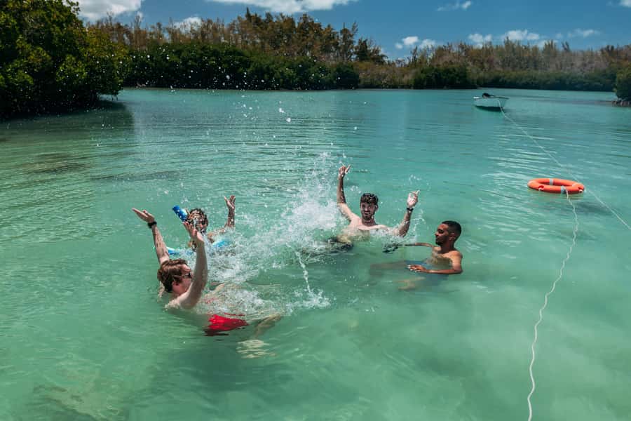 North: Cruise to the flat island & Gabriel island.bbq lunch - What the seven-hour schedule feels like