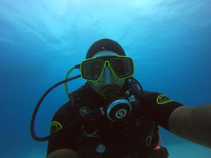 North of Mauritius: Scuba Diving Tour - Meeting the instructor and getting fitted