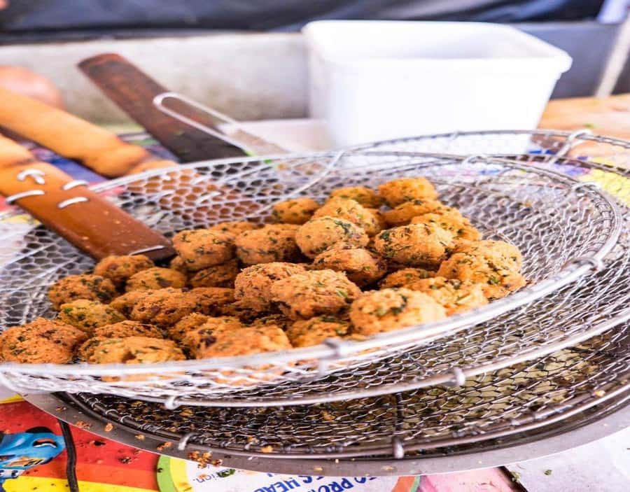 Port Louis: Private Guided Tour and Street Food Tasting - The private car and guide: comfort with a tradeoff