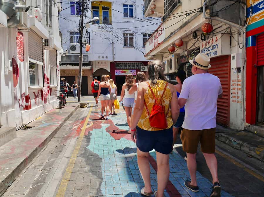 Port Louis: Street Eats and City Highlights Walking Tour - Jummah Masjid and Port Louis Religious Life