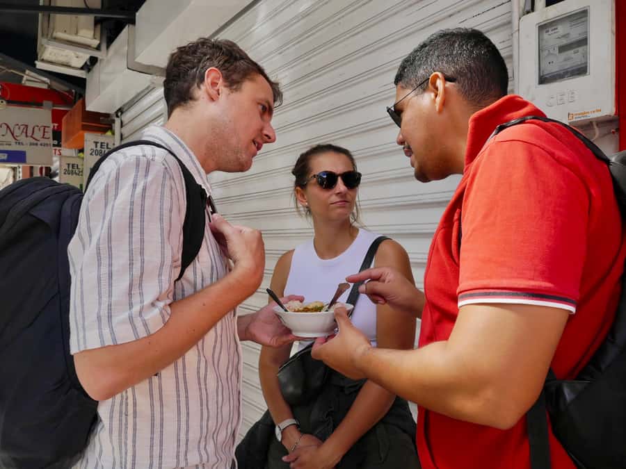Port Louis: Street Eats and City Highlights Walking Tour - Central Market and Fresh Fruit