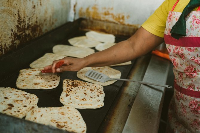 Port-Louis Street Food Tour - Les Jardins de la Compagnie: history with the first bites