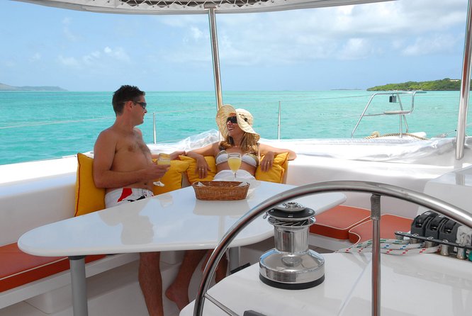 Private Charter Full Day Cruise: Île aux Cerfs - Dolphins, Monkeys, and Giant Bats
