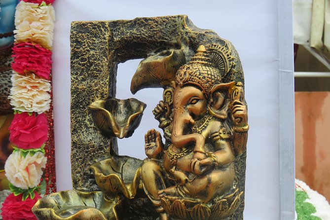 ROUTE OF INDIAN SPIRITUALITY - The 15-meter Muruga statue