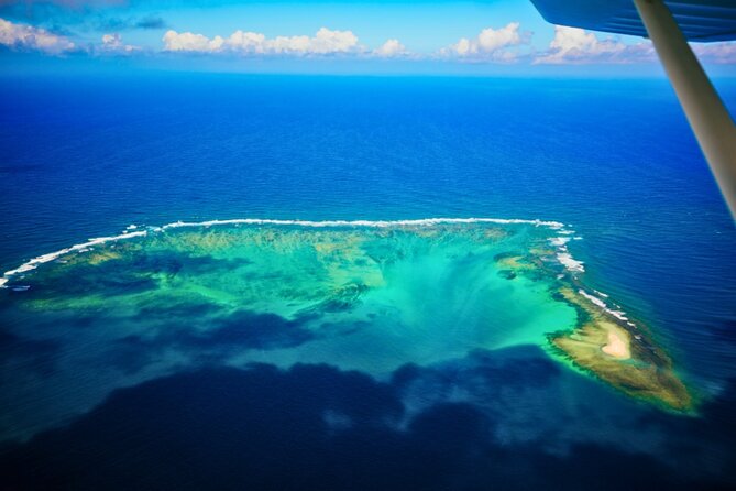 Seaplane Tours over the turquoise lagoon of the East of Mauritius - Amber Island and the eastern lagoon
