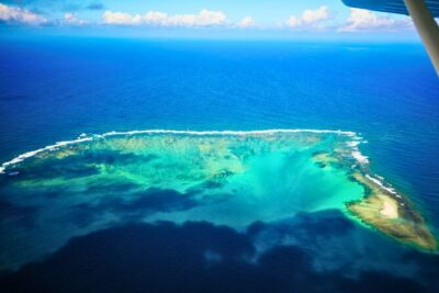Seaplane Tours over the turquoise lagoon of the East of Mauritius