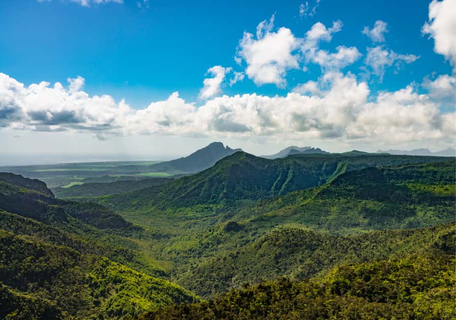 South: Gorges, Waterfalls, Lakes, Trails, 23 Coloured Earth - Key points before you book