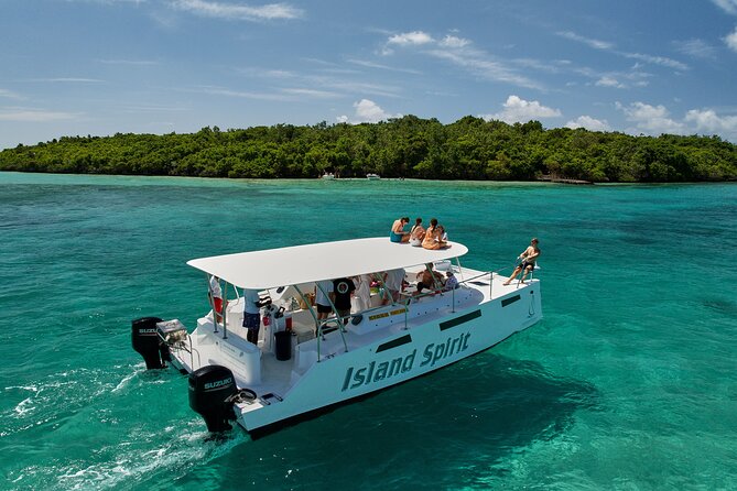 SouthEast Lagoon Discovery on shared basis on a Power Catamaran - A full day on Mauritius’s southeast lagoon