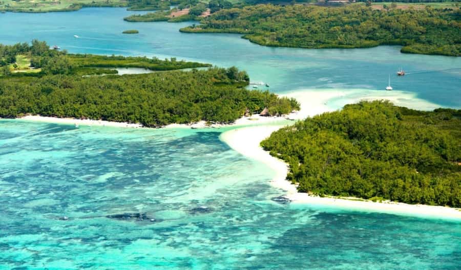Speed boat to Ile aux Cerfs: Full day incl Lunch & Transfer - Why this Ile aux Cerfs day works well