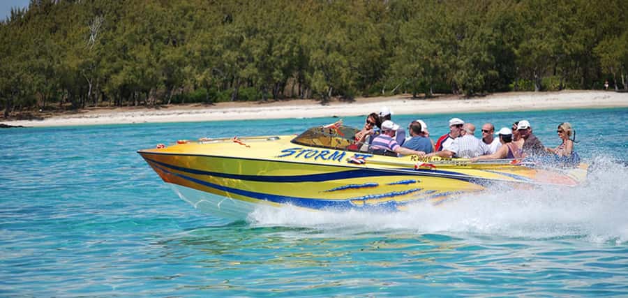 Speed boat to Ile aux Cerfs: Full day incl Lunch & Transfer - Free time on Ile aux Cerfs