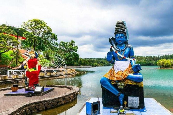 The Gorgeous South of Mauritius: Full-day tour incl Tea Factory & Crocodile park - Mare aux Vacoas and the quieter side of the route