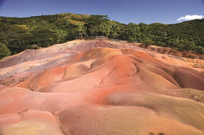 Trou-aux-Cerfs - Grand Bassin - 7 Coloured Earth - Wild South Guided Tour - La Rhumerie de Chamarel and the taste of local rum