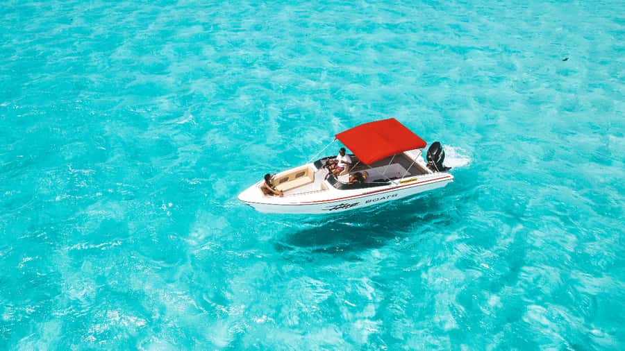 Trou d'Eau Douce: 5 Island Adventure with BBQ & Snorkeling - Ile de la Passe and the edge of the ocean