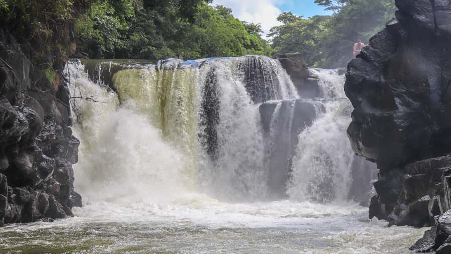 Trou d'Eau Douce: 5 Island Adventure with BBQ & Snorkeling - Snorkeling in Grand Port District