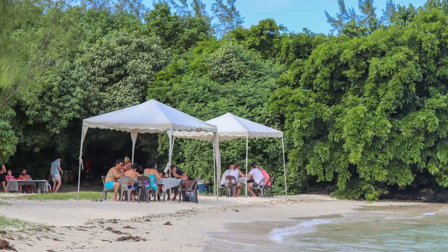Trou d'Eau Douce: 5 Island Adventure with BBQ & Snorkeling - What the boat ride is really like