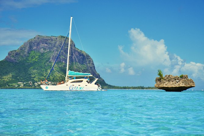 WEST : OCÉANE Private full day cruise to Ile aux Benitiers - Ile aux Benitiers by fisherman’s boat