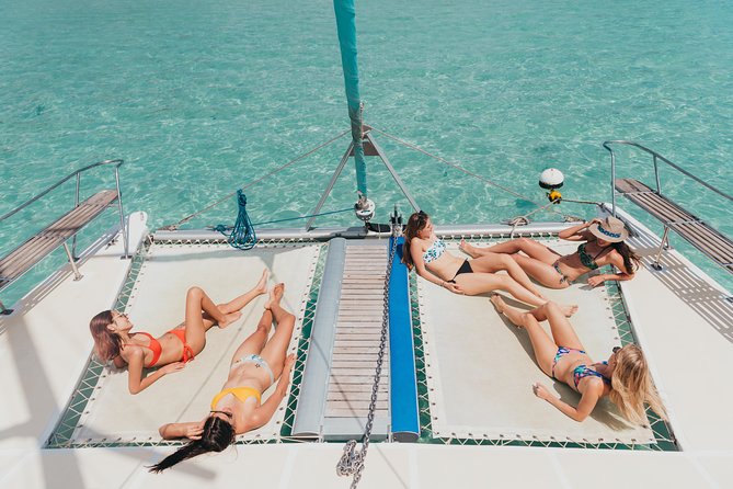WEST Shared Cruise : OCÉANE Full Day Catamaran Ile aux Bénitiers - Group size, timing, and comfort