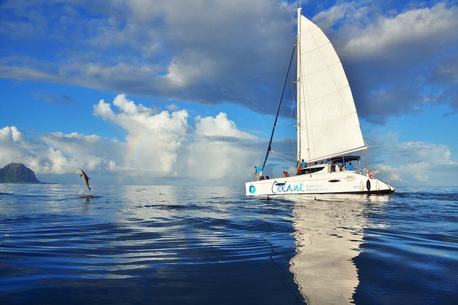 WEST Shared Cruise : OCÉANE Full Day Catamaran Ile aux Bénitiers - Snorkeling over the Black River patch reef