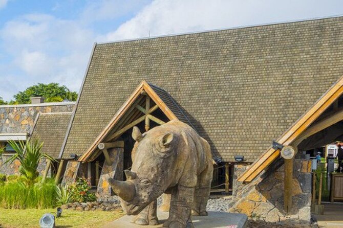Wild South West Tour : SAFARI & TULAWAKA CASELA PARK & LE MORNE - Ending at Flic en Flac Beach